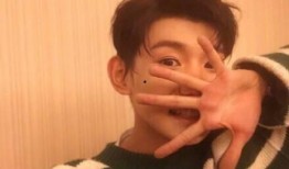 国产夫妻露脸自拍,国产夫妻的自拍风采